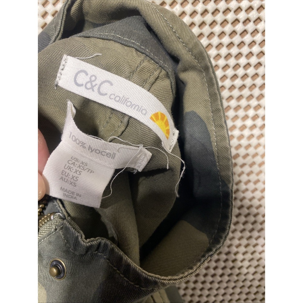 C&C California Women's Army Camo Mock Neck‎ Full Zip Lyocell Utility Jacket XS - Picture 4 of 6